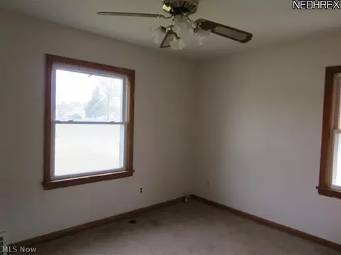 2334 E 34th St, Lorain, OH 44055 photo 5