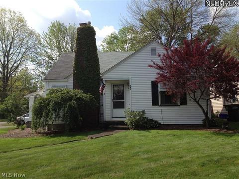 245 Forest Park Dr, Boardman, OH 44512 photo 1