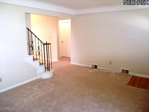 30334 Powell Rd, Willowick, OH 44095 photo 3