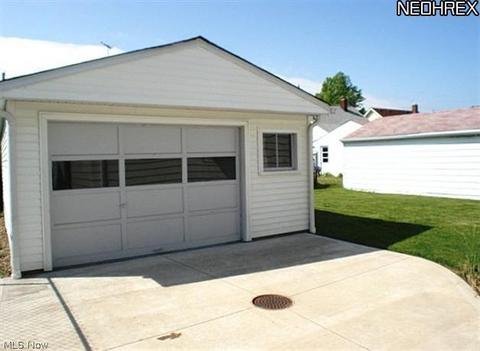 30334 Powell Rd, Willowick, OH 44095 photo 18