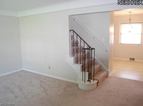 30334 Powell Rd, Willowick, OH 44095 photo 4