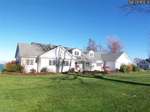 4105 Edgewater Dr, Saybrook, OH 44004 photo 1
