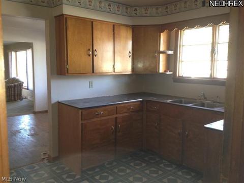 6236 Old Woods Rd, Ashtabula, OH 44004 photo 11