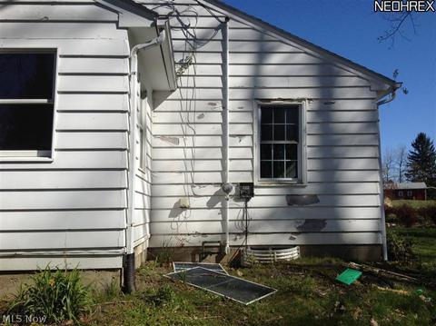 6236 Old Woods Rd, Ashtabula, OH 44004 photo 4