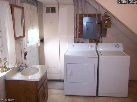 6102 Mcnutt Ave, Ashtabula, OH 44004 photo 8