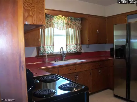 3169 Padanarum Rd, Geneva, OH 44041 photo 2