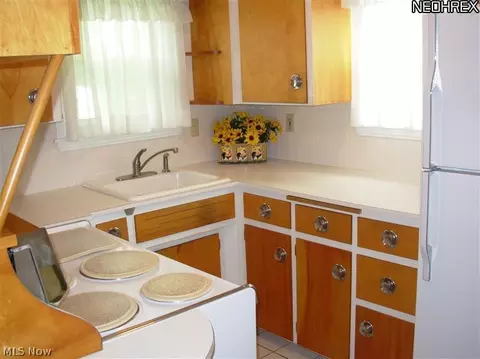 3905 Rangely Rd, Norton, OH 44203 photo 7