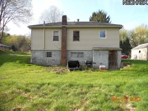 729 Chenoweth Dr, Akron, OH 44319 photo 3