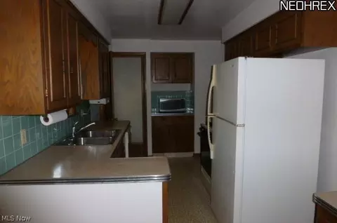 507 Geneva Ave, Struthers, OH 44471 photo 8