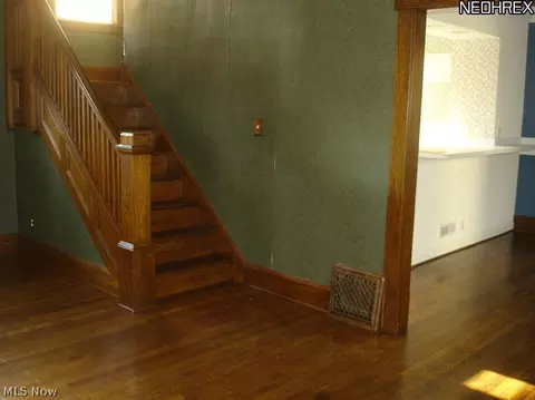 249 Cambridge Ave, Elyria, OH 44035 photo 8