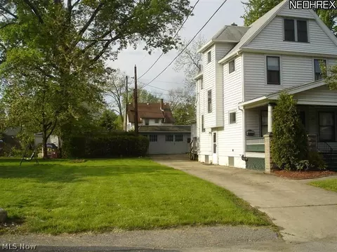 249 Cambridge Ave, Elyria, OH 44035 photo 2