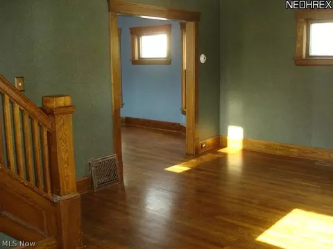 249 Cambridge Ave, Elyria, OH 44035 photo 9