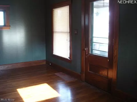 249 Cambridge Ave, Elyria, OH 44035 photo 10