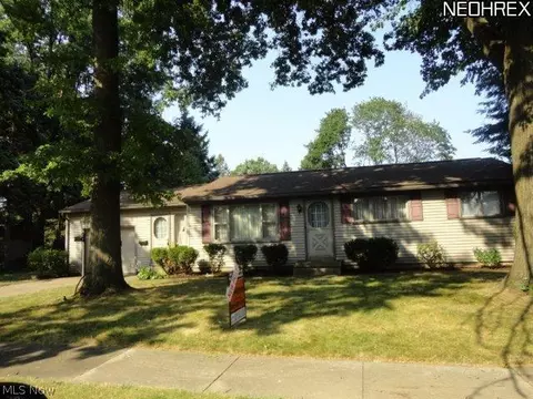 217 Bell Ave, Dover, OH 44622 photo 2
