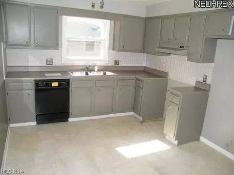 39555 Calann, Elyria, OH 44035 photo 4
