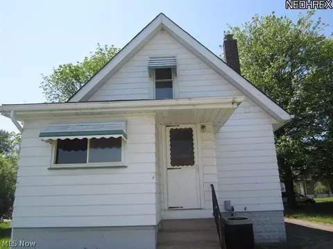 573 Sexton St, Struthers, OH 44471 photo 3
