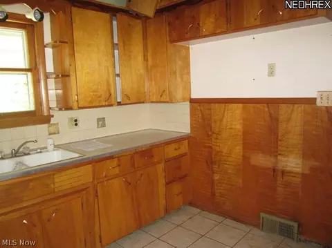 573 Sexton St, Struthers, OH 44471 photo 9