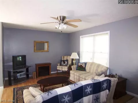 457 Stallion Ct, Lagrange, OH 44050 photo 4