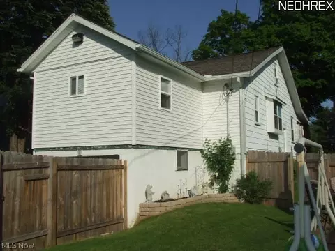 217 Mccarty Ave, Dennison, OH 44621 photo 4