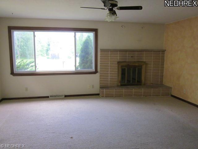 42106 Adelbert St, Elyria, OH 44035 photo 2