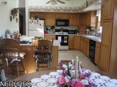 8992 Hayes Rd, Wayne, OH 44428 photo 6