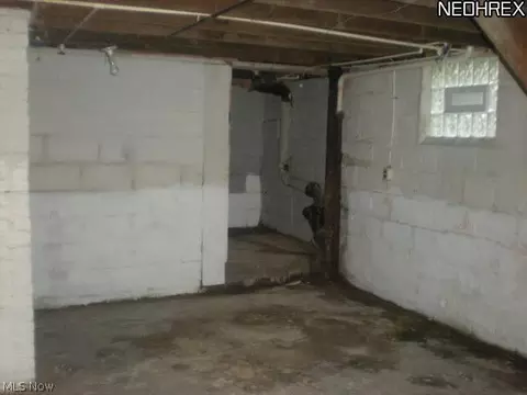 84 Cotter Ave, Akron, OH 44305 photo 8