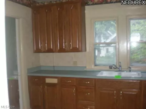 84 Cotter Ave, Akron, OH 44305 photo 5