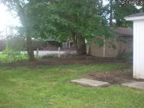 84 Cotter Ave, Akron, OH 44305 photo 22