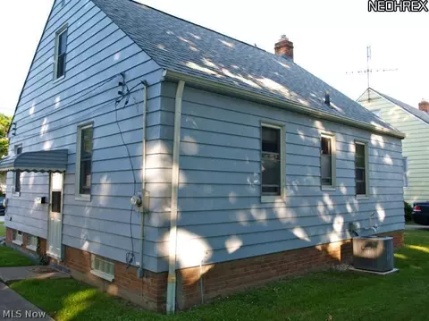862 E 209th St, Euclid, OH 44119 photo 16