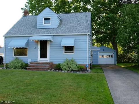 862 E 209th St, Euclid, OH 44119 photo 1