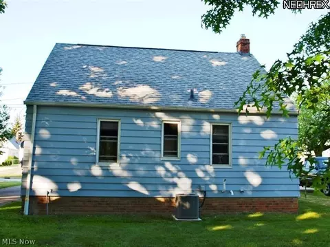 862 E 209th St, Euclid, OH 44119 photo 17