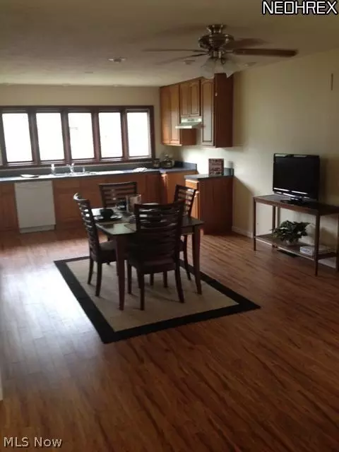75 Meadow Dr, Berea, OH 44017 photo 4