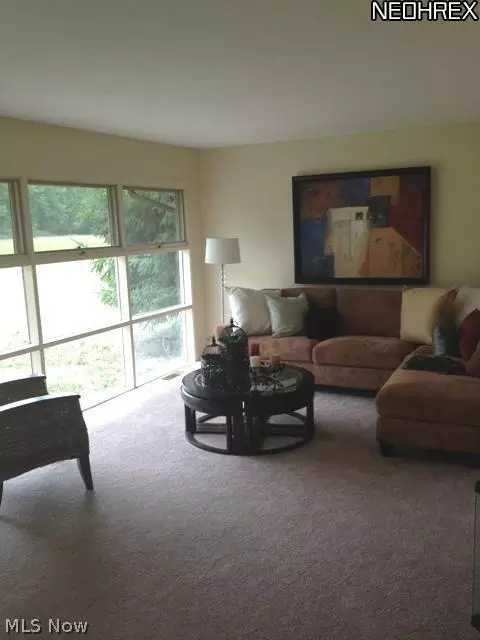 75 Meadow Dr, Berea, OH 44017 photo 7