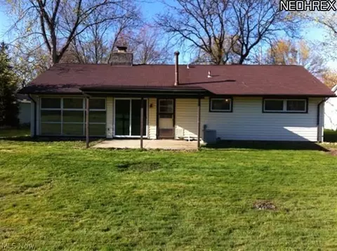 75 Meadow Dr, Berea, OH 44017 photo 13