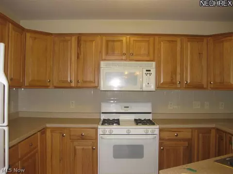5500 Walnut Grove Cir, Struthers, OH 44471 photo 7