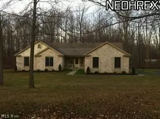 5500 Walnut Grove Cir, Struthers, OH 44471 photo 1