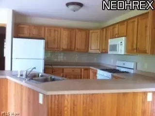 5500 Walnut Grove Cir, Struthers, OH 44471 photo 5