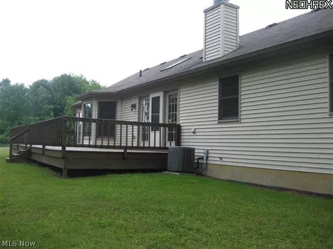 5500 Walnut Grove Cir, Struthers, OH 44471 photo 17