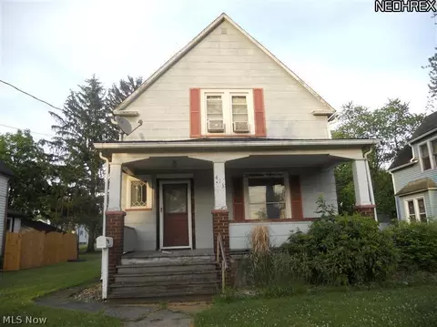 413 Cherry Ave, Niles, OH 44446 photo 2