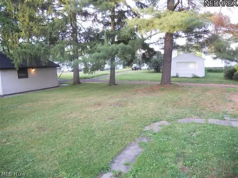 413 Cherry Ave, Niles, OH 44446 photo 10