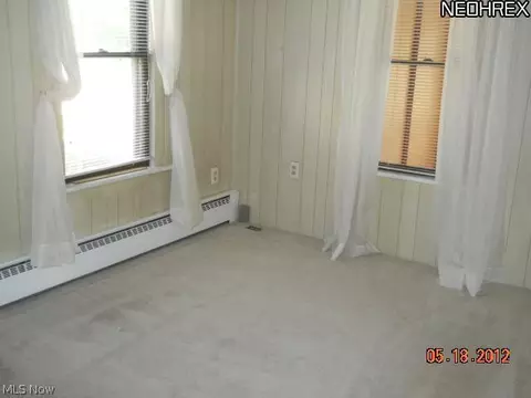 756 Point Dr, Akron, OH 44319 photo 4