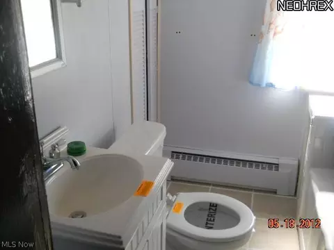 756 Point Dr, Akron, OH 44319 photo 6