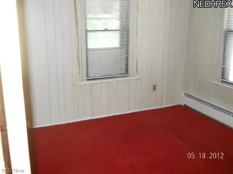 756 Point Dr, Akron, OH 44319 photo 3