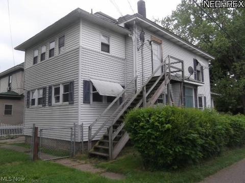 430 Locust St, Coshocton, OH 43812 photo 3