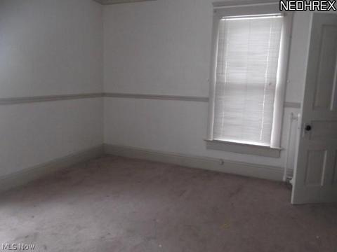 430 Locust St, Coshocton, OH 43812 photo 6