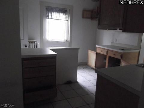 430 Locust St, Coshocton, OH 43812 photo 5