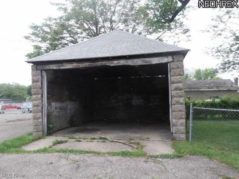 430 Locust St, Coshocton, OH 43812 photo 7