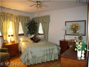 2408 Walnut Blvd, Ashtabula, OH 44004 photo 3