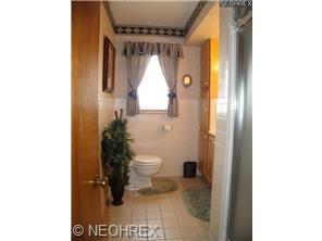 2408 Walnut Blvd, Ashtabula, OH 44004 photo 6