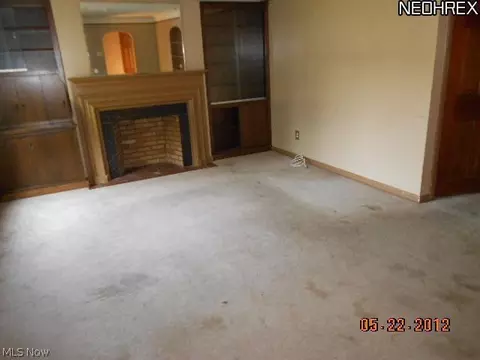 10419 Biddulph Rd, Brooklyn, OH 44144 photo 2